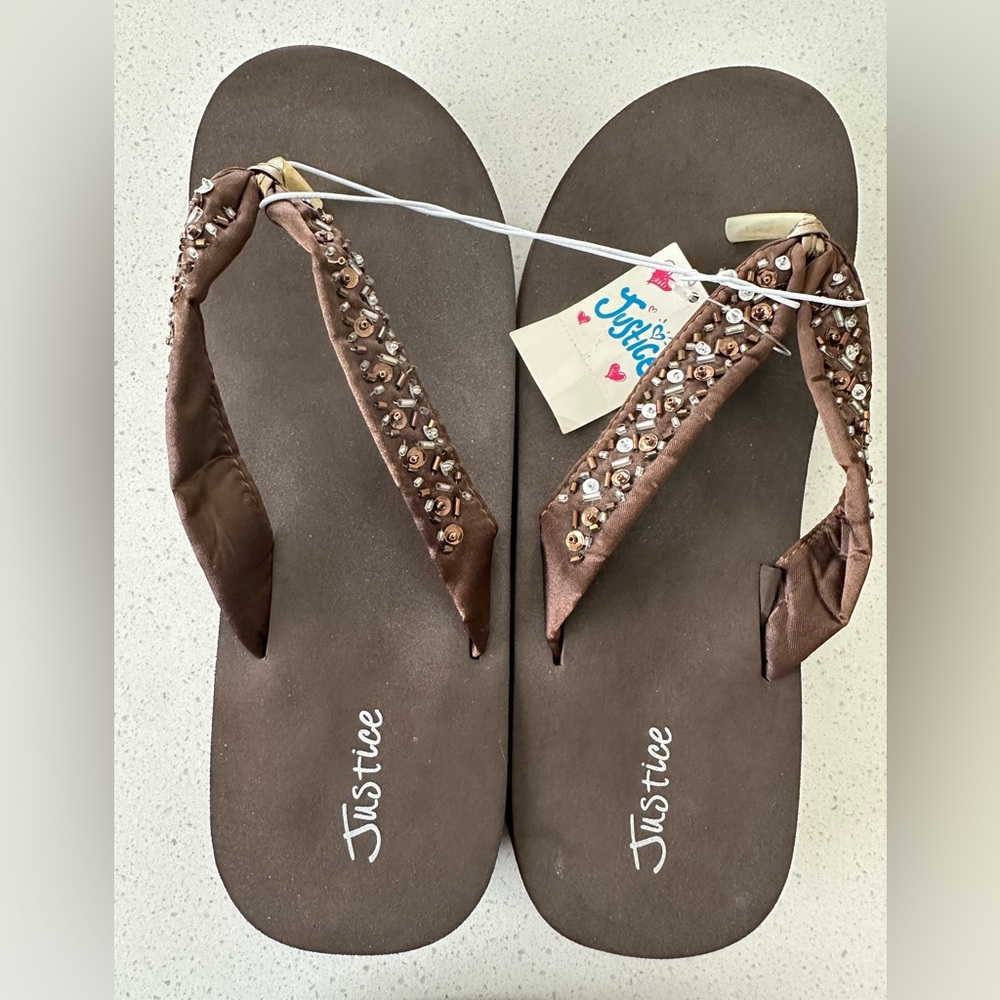 JUSTICE NWT BROWN FLIP FLOPS SHOES SIZE 8 (TWEEN-ADULT SIZE) - Picture 1 of 5
